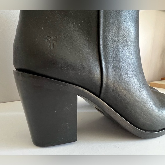 NWOT - FRYE Leather Georgia Bootie - Size 6.5 - Picture 2 of 10